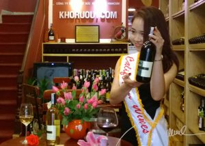 Chọn rượu vang ngon phù hợp với món ăn ngày tết