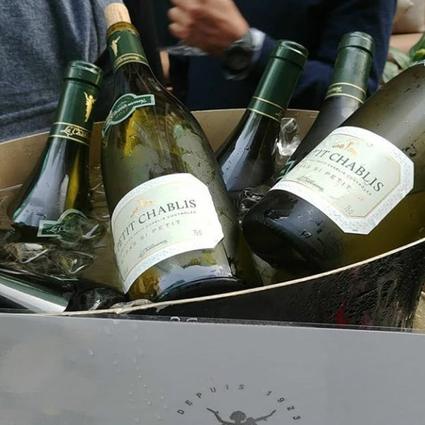 Rượu Vang Pháp Petit Chablis Pas Si Petit