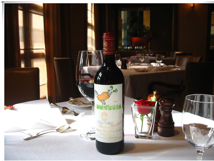Rượu vang Pháp Chateau Mouton Rothschild 1999