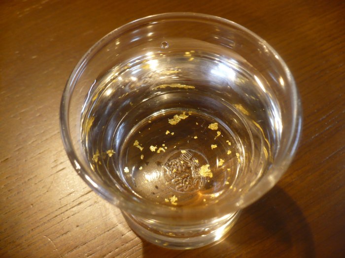 Rượu Sake vảy vàng Gekkeikan Tokubetsu 