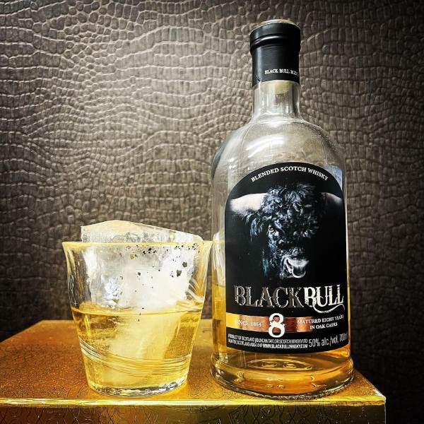 Rượu Whisky Black Bull 8 Years Old