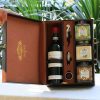 set-ruou-vang-phap-chateau-rombeau-les-rosiers-organic-cung-hop-da-ban-nguyet-mau-nau (3) Set Rượu vang Pháp Chateau Rombeau Les Rosiers Organic cùng Hộp da bán nguyệt màu nâu