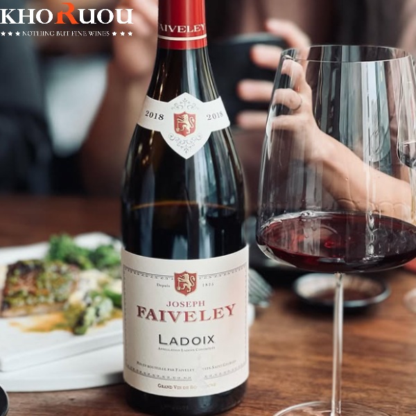 Rượu vang Pháp Joseph Faiveley Ladoix khoruou