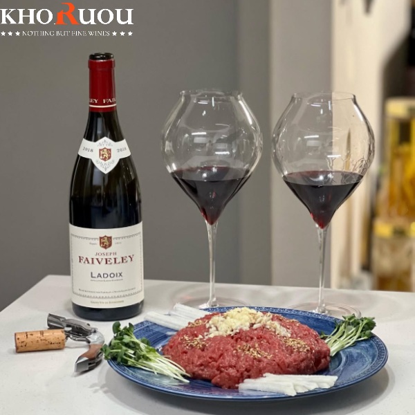 Rượu vang Pháp Joseph Faiveley Ladoix khoruou
